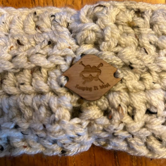 Keeping It Wool Knitted Winter Headband - Picture 4 of 5